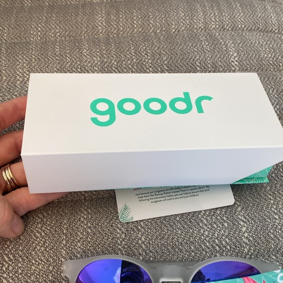 Goodr white sunglasses Circle G - Picture 4 of 5
